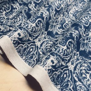 JACQUARD Baroque Floral Vintage Damask Print Fabric Material for Curtains Upholstery Dressmaking - 55''/140cm wide NAVY & CREAM Canvas