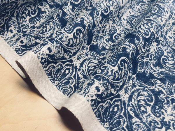 JACQUARD Baroque Floral Vintage Damask Print Fabric Material for Curtains Upholstery Dressmaking - 55''/140cm wide NAVY & CREAM Canvas