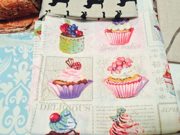 2kg Fabric Scrap Bundle, Textile Remnants, Material Bolt Ends, Cloth MIX (cath kidston, timeless treasures etc)