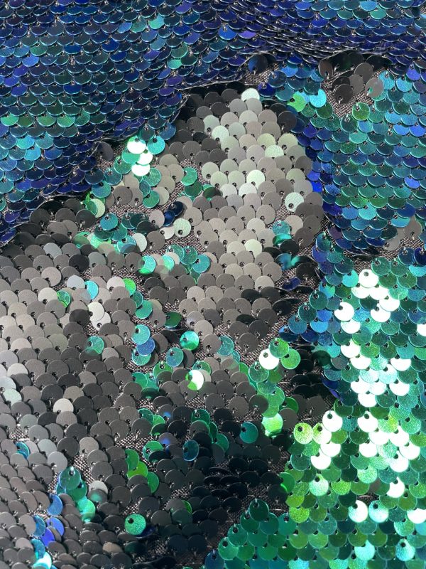 MERMAID Reversible 5mm Sequin Fabric Flip Two Tone Material - 130cm wide -  Iridescent Green & Black sequins - Image 4